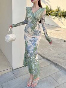 DAZY فستان نسائي ضيق بطبعات زهرية وأكمام طويلة وياقة على شكل حرف V، أنيق، فستان خريفي