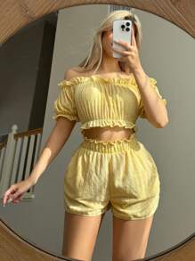 SHEIN Swim 2 pièces Tenue de vacances à la plage, top court à manches courtes avec épaules dénudées et froncis de couleur unie, et shorts larges à jambes larges