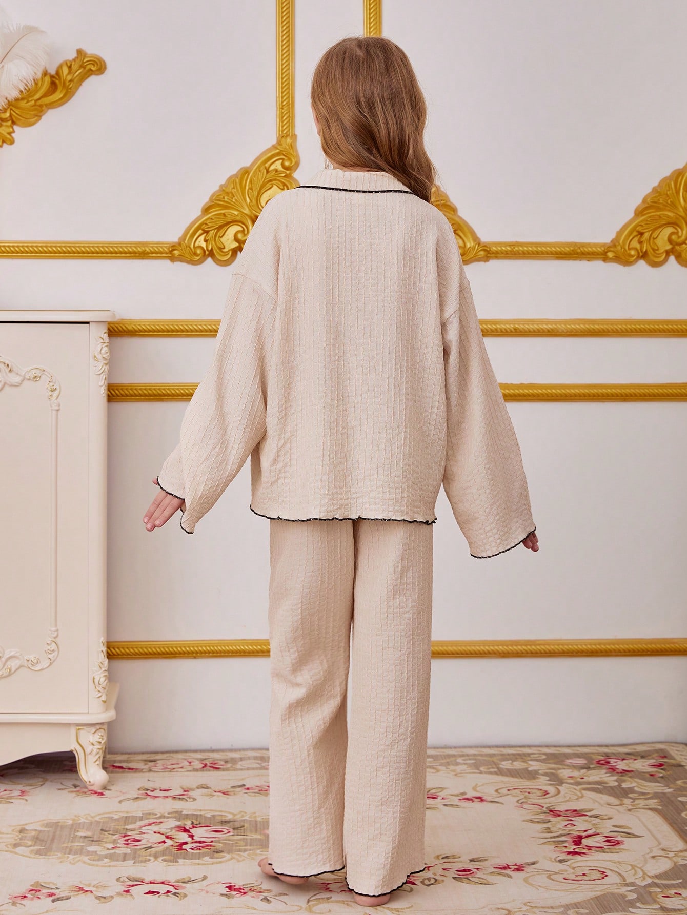 SHEIN طقم ملابس منزلية و للإجازات مكون من قميص كم...