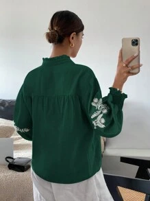 SHEIN Frenchy Women's Green Boho Blouse With White Floral Embroidery And Smocked Sleeves,Boho Chic