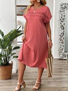 EMERY ROSE Vestido sencillo holgado de talla grande con cuello redondo, hombros caídos y detalles de encaje en contraste, para el verano