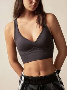 VARSIVA Seamless Cropped Tight-Fitting Sports Bra - Dark Grey - View 4