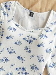 Soleia Vacation Casual Ditsy Floral & Rhinestone Embellished Cropped T-Shirt - Blue - View 5