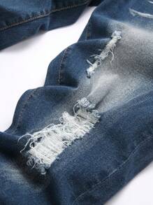 Manfinity LEGND Men's Front Button Pocket Ripped Simple Casual Denim Jeans - Blue - View 4