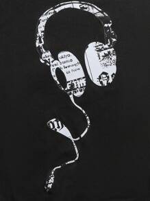 SHEIN 2pcs/Set Tween Boy Black T-Shirt & White Graphic Print Shorts, Casual Outfit