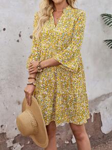 EMERY ROSE Women's All-Over Ditsy Floral Print V-Neck Flared Sleeve Short Vacation Dress