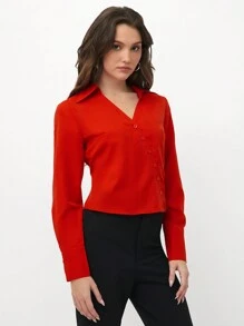 Flirla Blusa de manga larga ajustada con cuello en V y calado, atuendo de oficina de moda para mujer