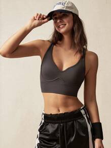 VARSIVA Seamless Cropped Tight-Fitting Sports Bra - Dark Grey - View 3