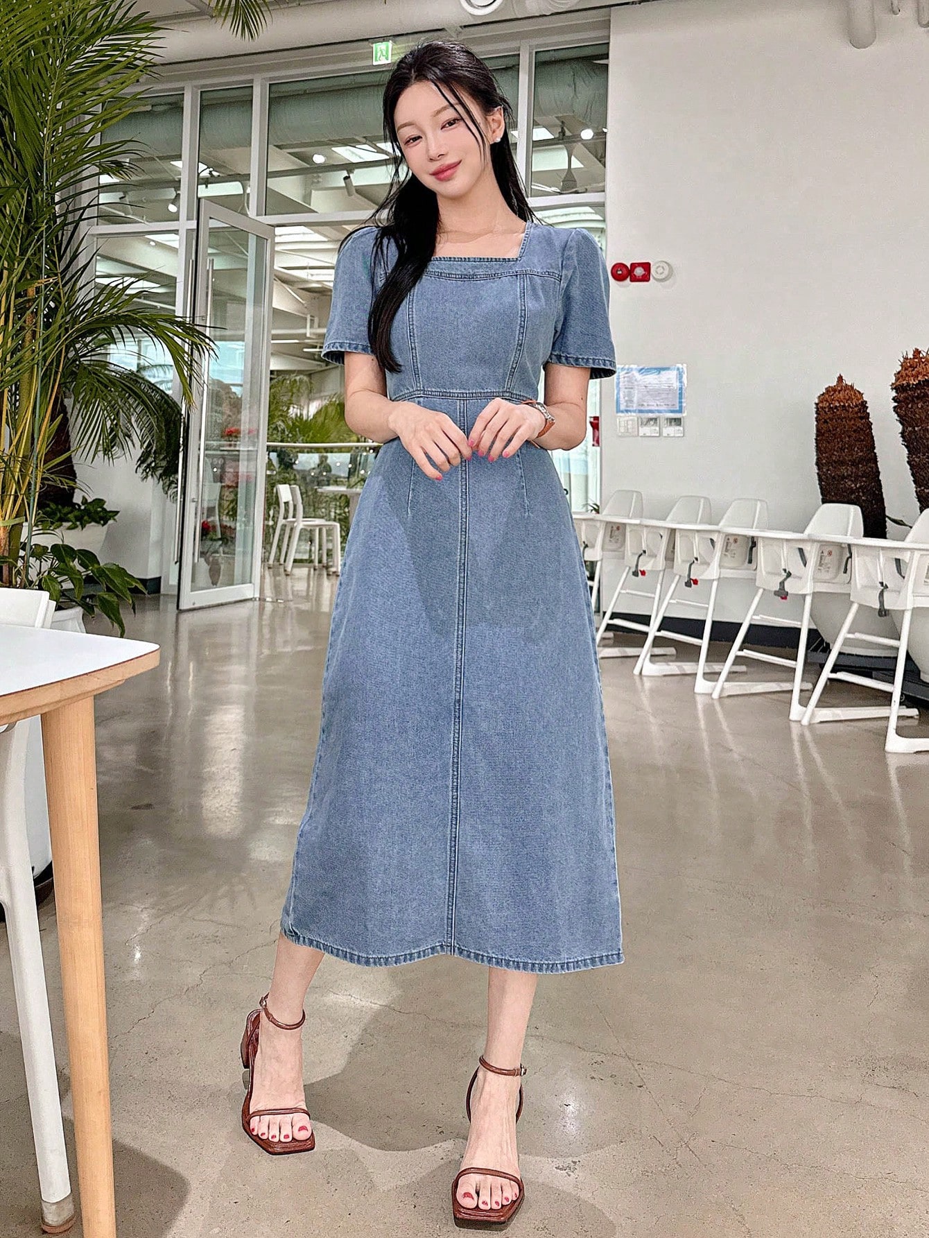 فستان جينز نسائي غرب النمط بياقة مربعة وأكمام منتف...