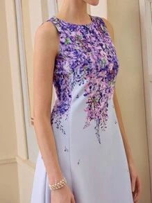 ZEYLAH Ärmelloses Kleid mit Blumendruck und Schrägschnitt