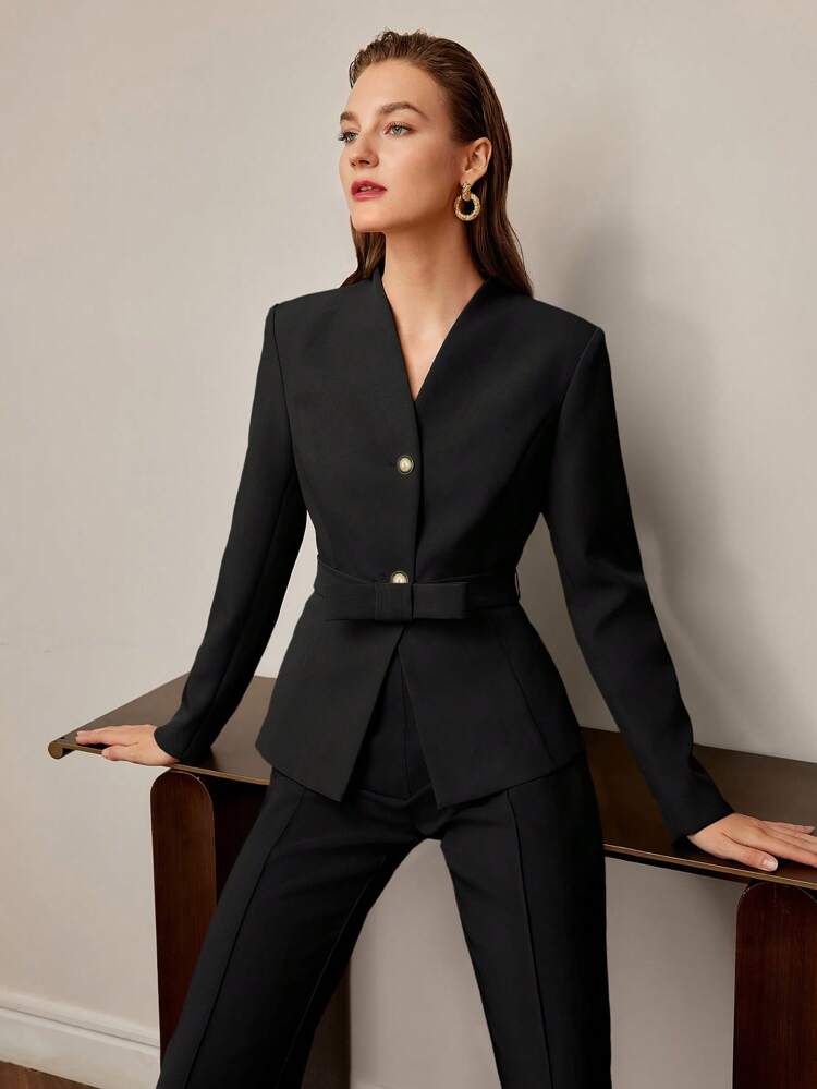 BLAZER ESTRUCTURADO DE CUELLO EN V DE UNA HILERA DE BOTONES