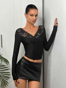 EgrlEra 女式 Y2K 复古性感黑色蕾丝拼布修身 V 领长袖内搭衬衫上衣 - 黑色 - 查看 1