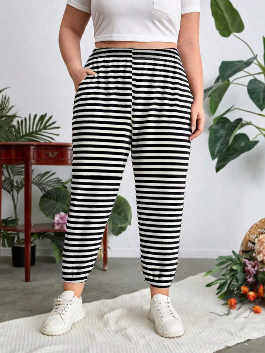 SHEIN LUNE Plus Size Women's Valentine's Day High Waisted Black And White Striped Pocket Design Women's Sweatpants
