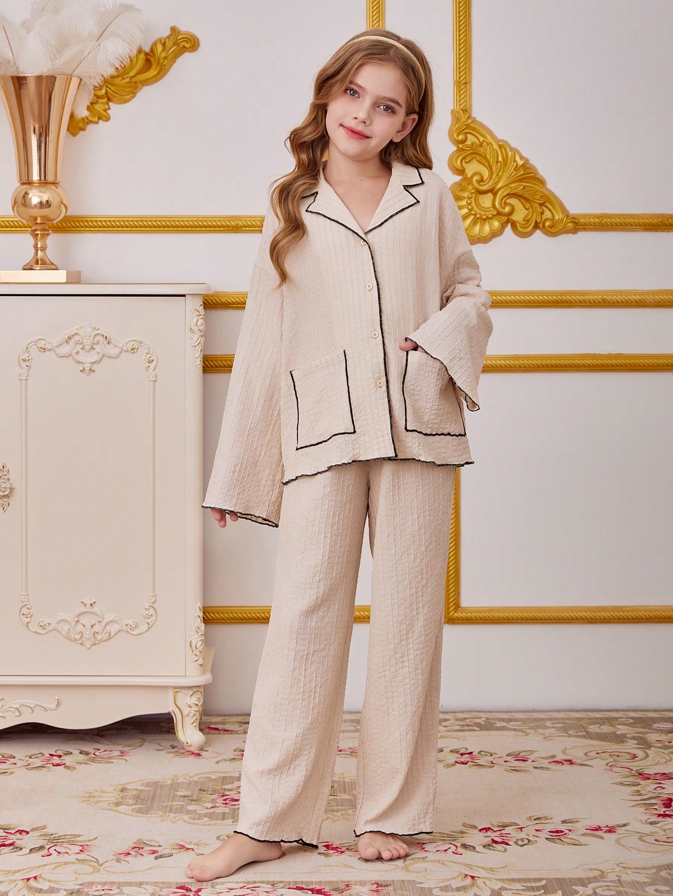 SHEIN طقم ملابس منزلية و للإجازات مكون من قميص كم...