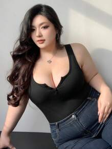 Dazy Plus Plus Size Solid Color Half Open Front Cropped Tank Top Spring/Summer