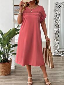 EMERY ROSE Vestido sencillo holgado de talla grande con cuello redondo, hombros caídos y detalles de encaje en contraste, para el verano