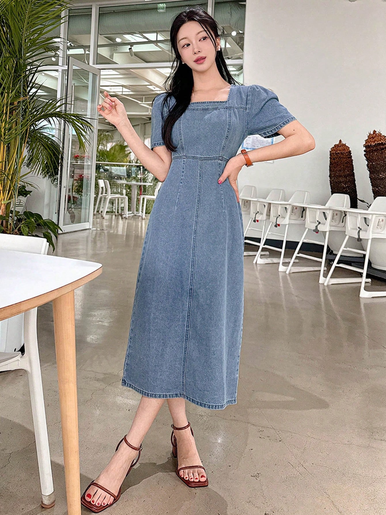 فستان جينز نسائي غرب النمط بياقة مربعة وأكمام منتف...