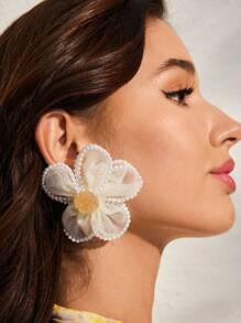 SHEIN VCAY 夸张优雅蕾丝花饰耳环，欧美风