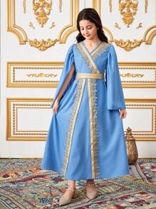Vestido de manga larga con acento floral y borde azul y dorado elegante y tradicional para niñas preadolescentes, con cinturón dorado, para vacaciones, verano y viajes
