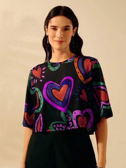 CAJUNI Camiseta de mujer con cuello redondo pequeño, manga corta, estampado de contraste de colores tropicales y "love", de estilo boho para tiempo libre, vacaciones y verano