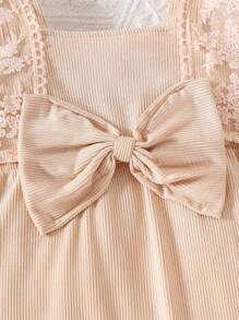 SHEIN Babygirl Spring/Summer Apricot Casual Minimalist Versatile Ribbed Fabric Lace Shoulder Strap Elastic Waist Bow Decor Open Crotch Romper - Apricot - View 3