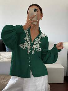 SHEIN Frenchy Women's Green Boho Blouse With White Floral Embroidery And Smocked Sleeves,Boho Chic