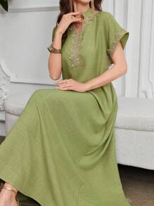 Al Najma 刺绣领花插肩袖立领优雅连衣裙、卡夫坦和贾拉比亚，端庄 - 綠色 - 查看 7