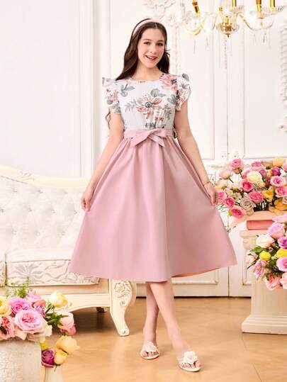 少女优雅短款花卉印花连衣裙，飘袖，透明蕾丝花边 V 领，系腰喇叭裙