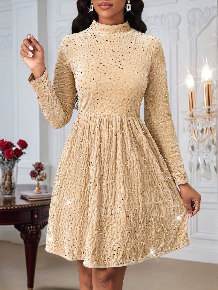 SHEIN Lady Elegantes Kleid mit goldfarbenem Samtpailletten Stoff, Schwingkleid für Damen, goldener Rock, Weihnachtskleidung, Silvester Kleid, Langarm Kleid, Weihnachtsparty Kleid