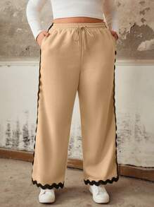 SHEIN LUNE 大码杏色拼布蕾丝边修身女裤