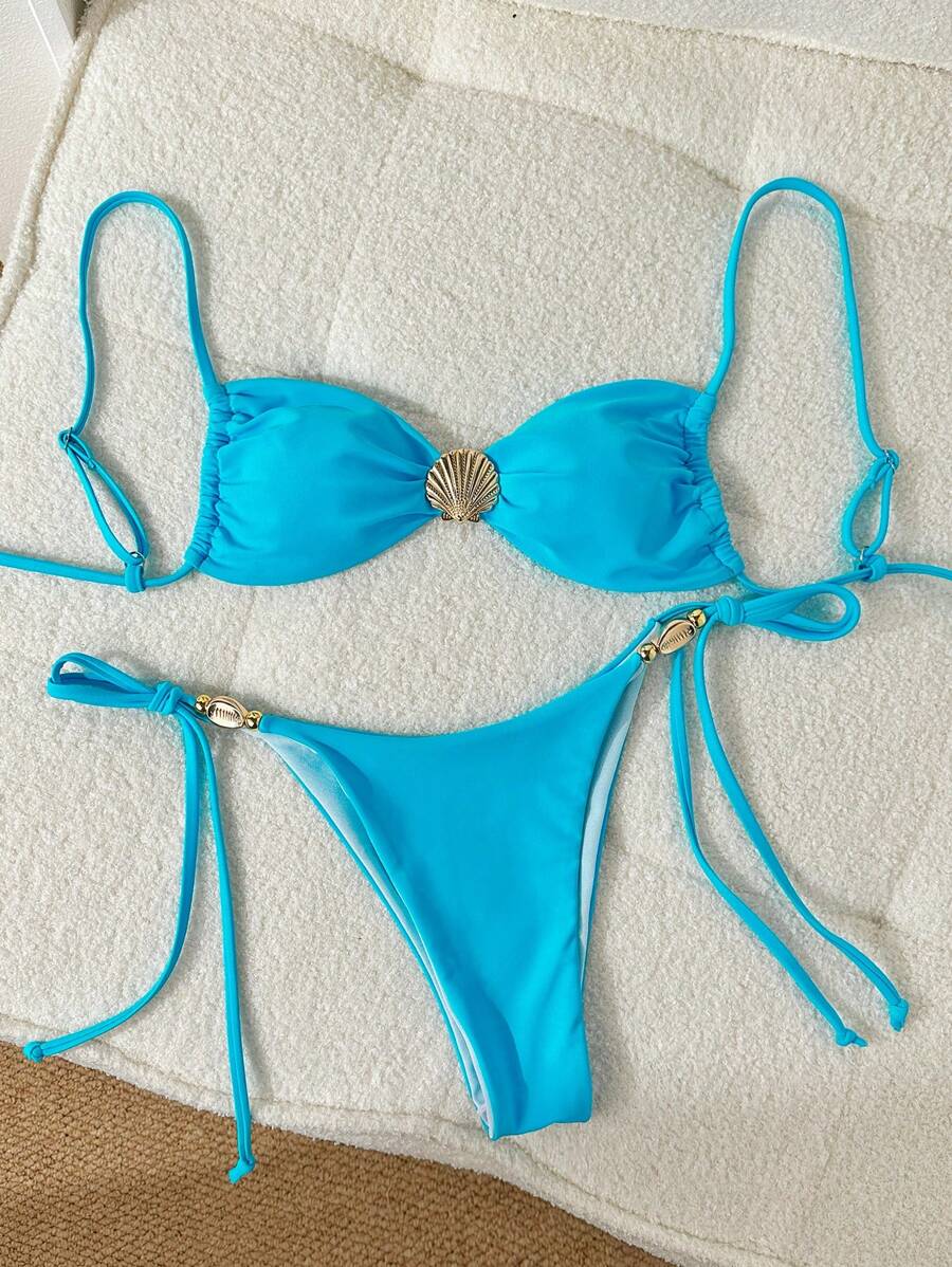 Swim Chiccia Conjunto de bikini de verano para mujer con top tipo tirantes de unicolor con decoración de mariscos y Bottom de bañador con lazos laterales - Azul - Ver 1