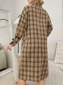 Chemise de nuit à manches longues avec col à carreaux