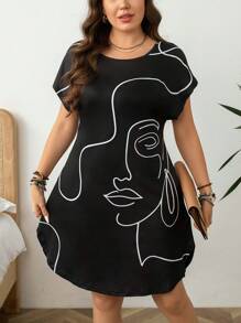 SHEIN LUNE Vestido informal de verano para mujer de talla grande con cuello redondo, manga caída, abertura lateral, bajo asimétrico, estampado facial en blanco y negro, de estilo bohemio