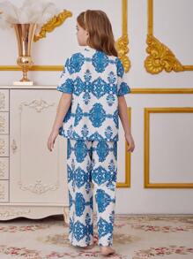SHEIN Leap Crew 青少年女孩复古花卉印花领短袖和宽松裤子休闲睡衣套装，2 件套 - 藍白色 - 查看 2