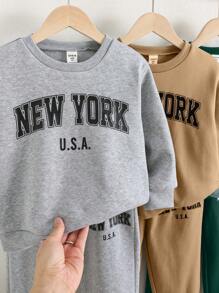 SHEIN Leap Crew 6 件装年轻男童休闲可爱日常舒适英文图案宽松圆领运动衫和裤子套装，买 2 送 1，适合旅行、学校、休闲聚会、秋冬季、返校装、秋季装 - 彩色 - 查看 4