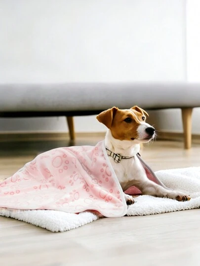 1 件超柔软法兰绒宠物毯 - 舒适灰色狗猫毯，防滑可爱爪印，保暖防水轻便，适合中小型宠物，便携式，适用于笼床汽车沙发室内室外使用