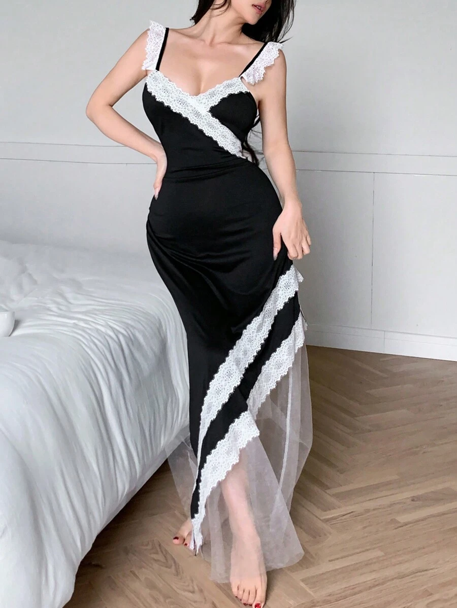 Elegant White Lace Hollow-Out Sexy Ladies' Nightgown