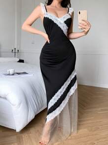 Elegant White Lace Hollow-Out Sexy Ladies' Nightgown