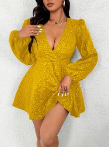 SHEIN Unity Vestido Elegante de Mangas Longas, Decote em V Profundo e Cruzado para Roupas de Ano Novo, Plus Size - Amarelo - Visão 7
