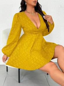 SHEIN Unity Vestido Elegante de Mangas Longas, Decote em V Profundo e Cruzado para Roupas de Ano Novo, Plus Size - Amarelo - Visão 4