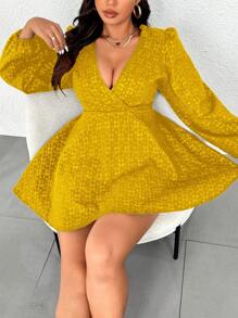 SHEIN Unity Vestido Elegante de Mangas Longas, Decote em V Profundo e Cruzado para Roupas de Ano Novo, Plus Size - Amarelo - Visão 5
