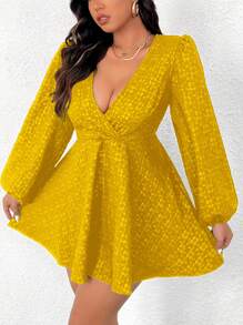 SHEIN Unity Vestido Elegante de Mangas Longas, Decote em V Profundo e Cruzado para Roupas de Ano Novo, Plus Size - Amarelo - Visão 1