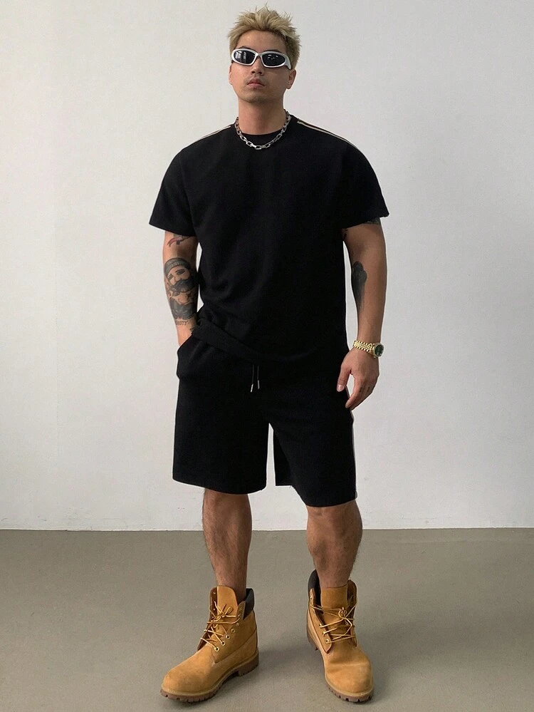 2pcs Men's Summer Outfit: Patchwork Contrast Color T-Shirt And Shorts Set