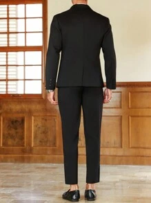 Manfinity Bizformal Conjunto de traje casual de negocios de hombre versátil para ir y venir con hebilla detallada en la parte delantera. Conjunto de traje negro elegante y de alta relación calidad-precio. Conjunto de dos piezas para hombre, ropa de otoño e invierno para hombres
