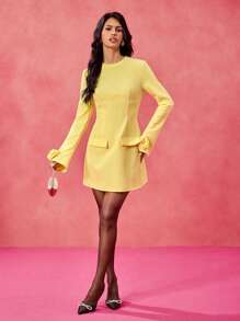 Yelly Gray Designer Pastellgelbes Langarm Slim Fit Mini Kleid mit Rosenblüte, elegantes Frühjahr Sommer Buttergelb Kleid, Festival Outfits, Hochzeit Abschlussball Kleid - Gelb - Übersicht 2