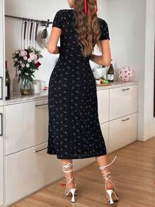 SHEIN LUNE Quadratischer Ausschnitt langärmliges lässiges, süßes und romantisches Blümchen Strickkleid, Schwarz - Schwarz - Übersicht 2