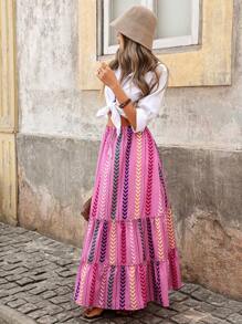SHEIN VCAY Falda plisada y acampanada con rayas para mujer, informal y de ocio. Falda estampada con diseño geométrico maxi para vacaciones y playa. Conjunto de vacaciones para mujer. Outfits de verano para mujer.