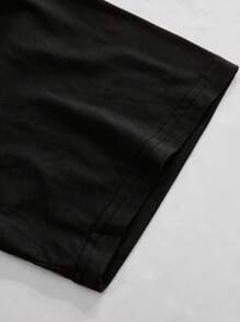 Manfinity EMRG Oversized Short Black T-Shirt With Green Graffiti Woman Figure Print - Black - View 7