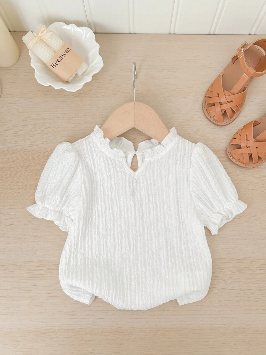 SHEIN LMoss Kids Baby Girl LMoss Summer Cute & Versatile White Textured Ruffle Hem Short Sleeve Top - White - View 1