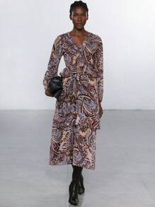 Aveloria Modichic 波西米亚风格 V 领复古印花分层雪纺连衣裙，配腰带，荷叶边下摆，长袖，中长款，女士春季连衣裙